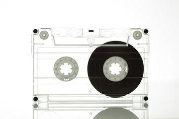 Kassette mit weißen Hintergrund