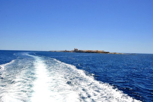 Vista de una isla desde la lancha motora