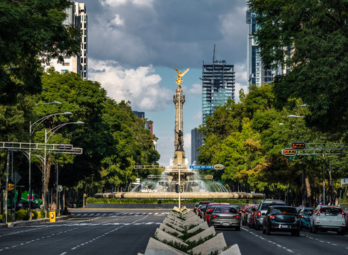 Paseo de La Reforma avenue and Angel of Independence Monument - Mexico City, Mexico