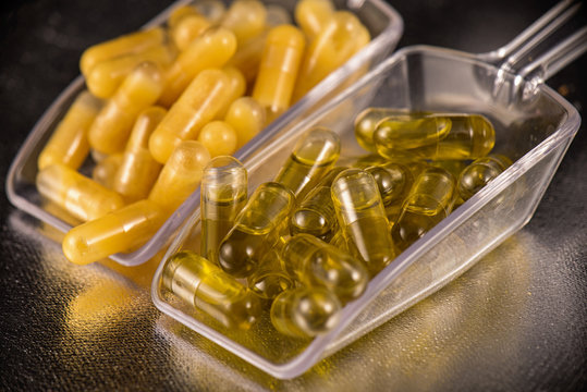 Cannabis extraction capsules infused with shatter and CBD oil