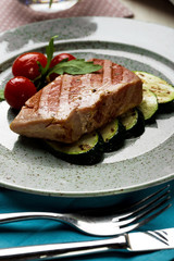 tuna steak with zucchini and cherry