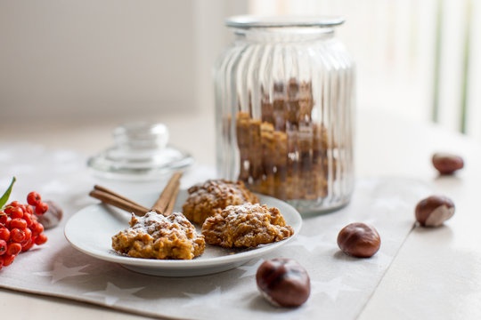 Oatmeal and pumpkin biscuits