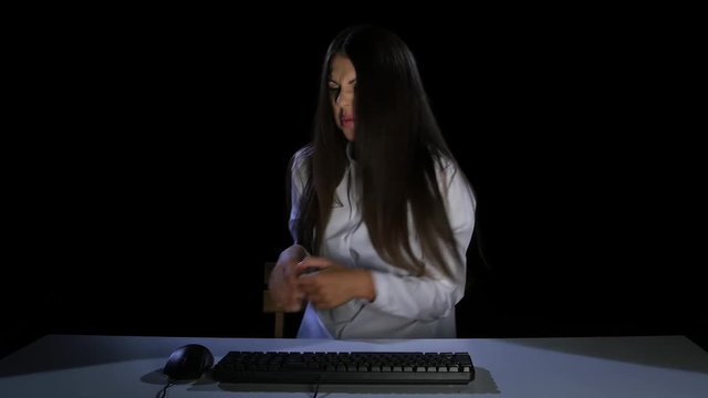The girl disgusted by watching videos in internet