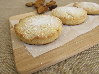 Selbst gebackene Polvoron Krümelkekse