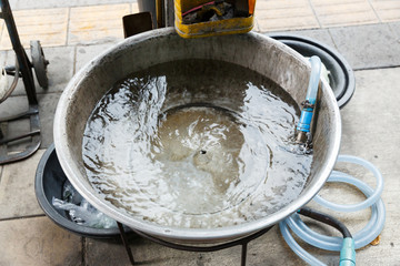 Water basin for check car air conditioner condenser leaking