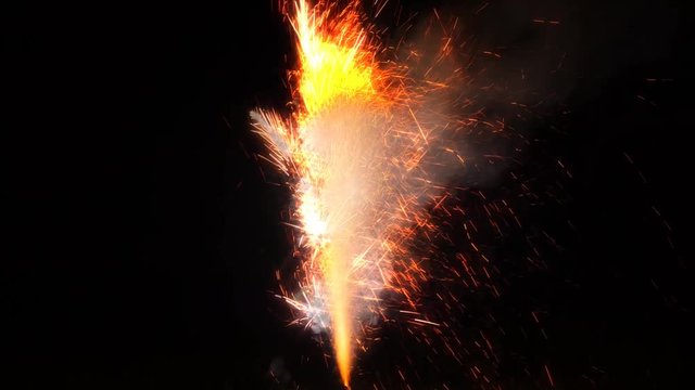 Feuerwerk an Silvester -Feuerwerksvulkan