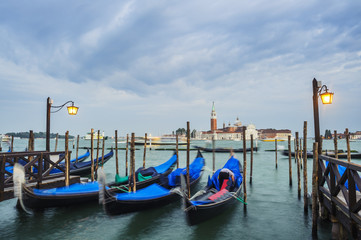 Gondel in Venedig bei San Marco dahinter Kirche San Giorgio Magg