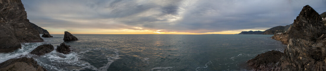 Manarola 5 Terre in Liguria verso sera al tramonto