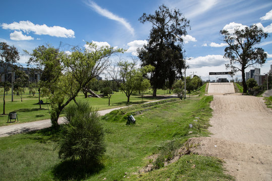 BMX-Rennstrecke im Park La Carolina; Race track in the park La Carolina; Quito, Ecuador 