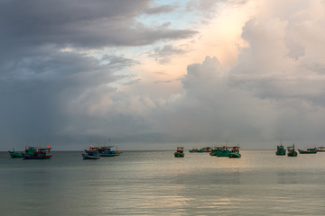 Fototapeta premium Peaceful seascape and before sunset time.