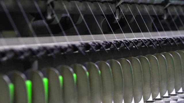 Прядильная фабрика. Производства тканей,  шелка,  льна,  синтетики, ниток. Автоматизированный процесс. 