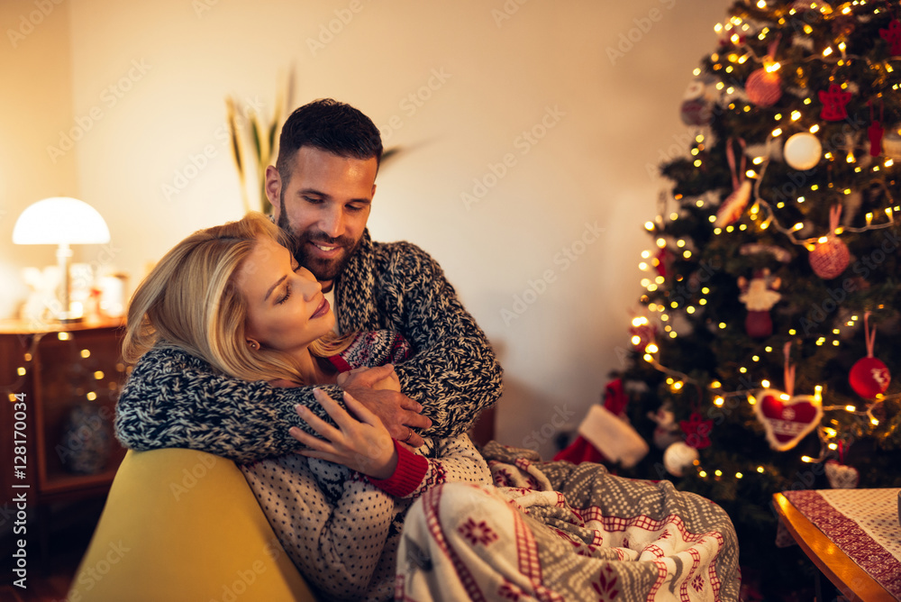 Wall mural Cuddling at home