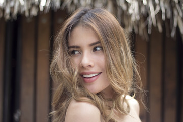 Fototapeta premium Beautiful woman portrait with natural light