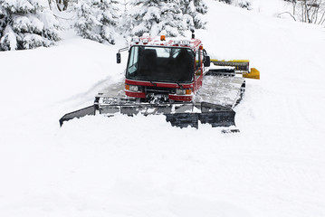 Piste machine (snow cat) - preparation ski slope