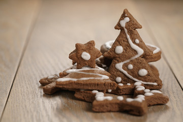 chrismas chocolate cookies on oak table with copy space, holliday dessert