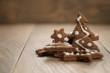 chrismas chocolate cookies on oak table with copy space, holliday dessert