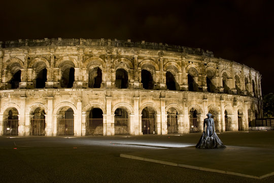 Ar&egrave;ne de N&icirc;mes