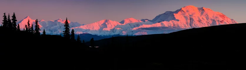 Photo sur Plexiglas Denali Alpenglow au coucher du soleil sur le mont Denali