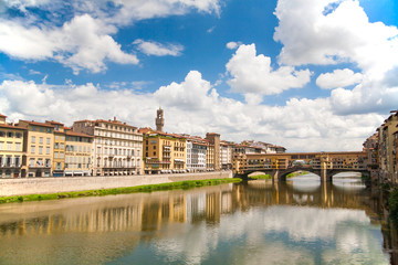 Fototapeta na wymiar Ponte Vecchio over Arno river
