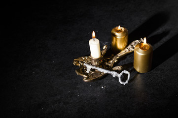 Andrzejki - St Eve. Andrew - omens of wax, lost wax by key 