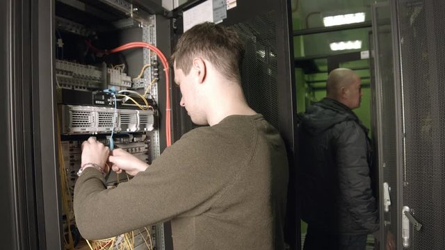 Support Connects Equipment in the Server Room
