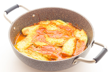 Cook the zucchini with tomato
