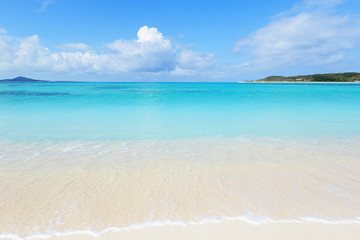 沖縄の美しい海とさわやかな空