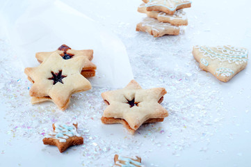 Fototapeta na wymiar Star shape christmas gingerbread cookies isolated
