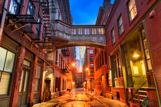 Fototapeta Tribeca Alley in New York City.