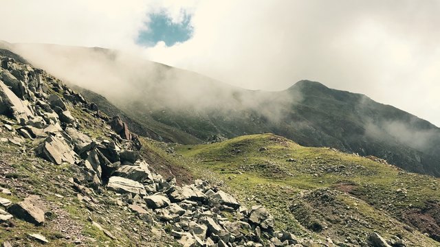 Makra Peak Top