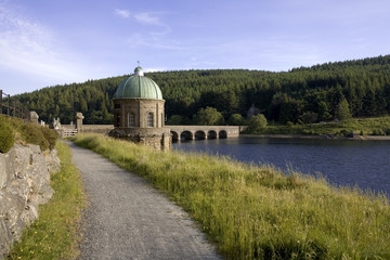 Obraz premium reservoir elan valley wales