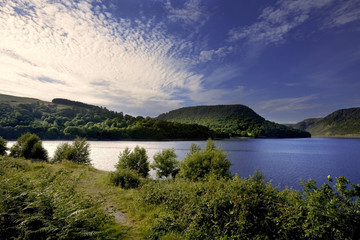 Obraz premium reservoir elan valley wales
