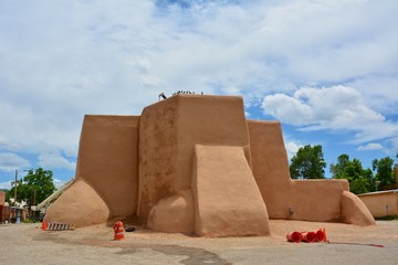 The mid-18th century San Francisco de Asis Church in Taos, New Mexico, USA.