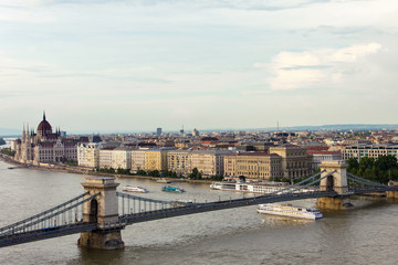 Fototapeta na wymiar Chain bridge and the city of Budapest, Hungary