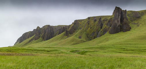 Kirkjubaejarklaustur Mountains