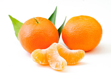Ripe mandarin citrus with a leafs isolated tangerine mandarin 