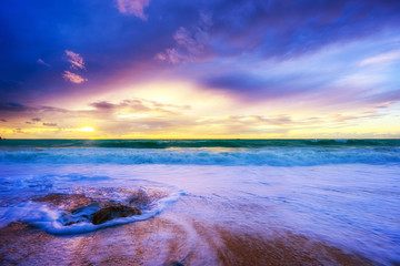 Obraz premium Sunset at the beach in Greece