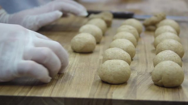 Make balls of dough