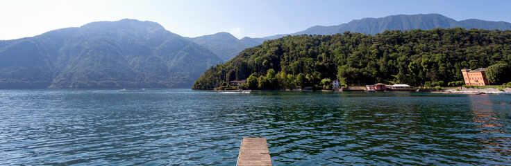 Ponton sur le lac de Côme, Italie