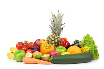 Obraz na płótnie Canvas Group of fresh vegetables and fruits on white background