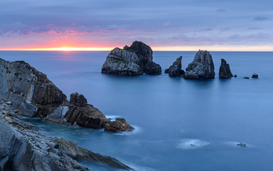 Fototapeta na wymiar Paisaje de costa en Liencres. Cantabria. España