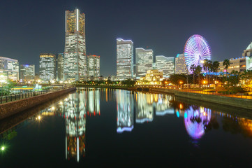 Fototapeta na wymiar 横浜、みなとみらい地区の夜景