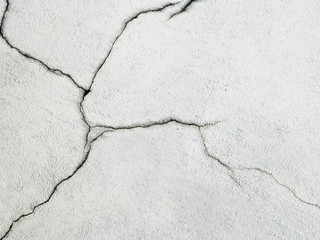 Obraz premium Cracked old white washed wall