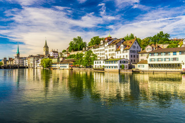 Fototapeta na wymiar View of historic Zürich city center with famous Fraumünster Church, Limmat river and Zürich lake