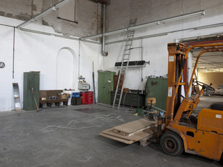 Gabelstabler in einer Fabrik