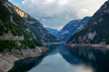 Fototapeta na wymiar Canyon of Piva lake, Montenegro. Beautiful nature landscape