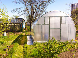 Modern Polycarbonate Greenhouse in Allotments for Growing Vegetables, Glasshouse Made of Polycarbonate, Farmland with Glasshouse, Plant Nursery, Sunlight Semicircle Hothouse, Self-sustaining