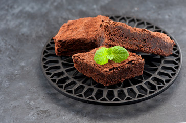 Pieces chocolate cake