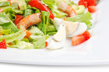 salad of shrimp and vegetables