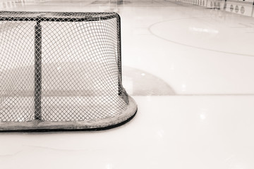  Black and white picture of a hockey net